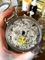 Luminous Crown Bath Salts Open