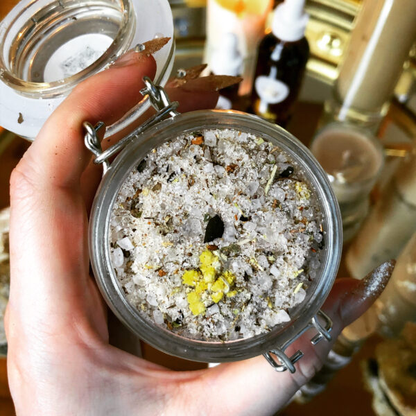 Luminous Crown Bath Salts Open Luminous Crown Bath Salts Open