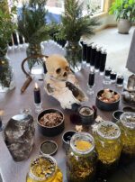 Saturn in Capricorn Oils