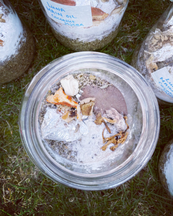 Luna in Cancer creation oil Luna in Cancer creation oil