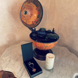 Thema Mundi Altar Globe Sets