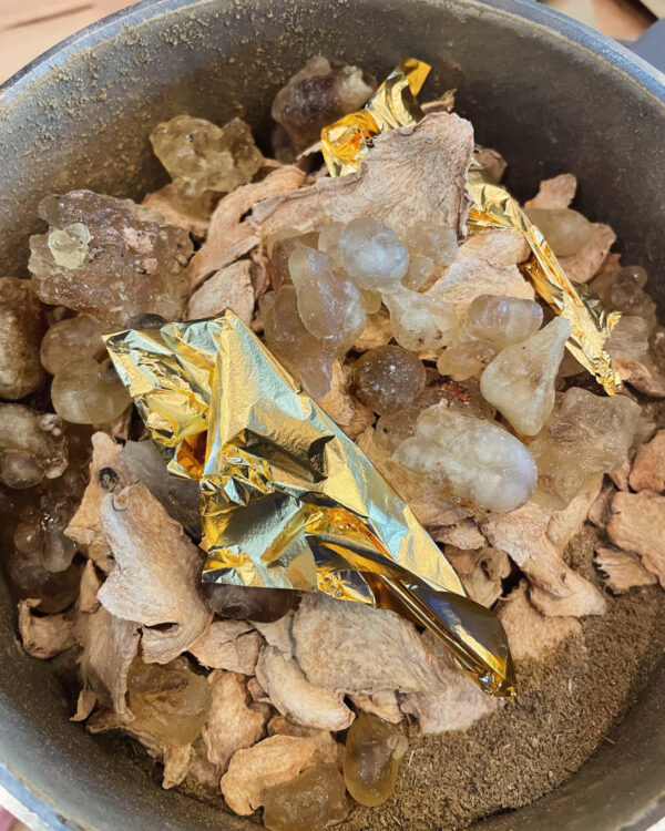 Golden Sol Sun in Leo Sphere and Sundry Incense Powder Gold Frankincense Ginger