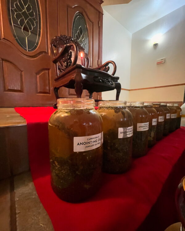 Capricorn III Anointing Oil Throne Capricorn III Anointing Oil Throne