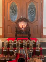 Capricorn III Throne Main Center