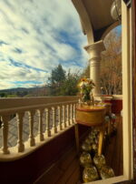 Cloudy Side Window Golden Titan