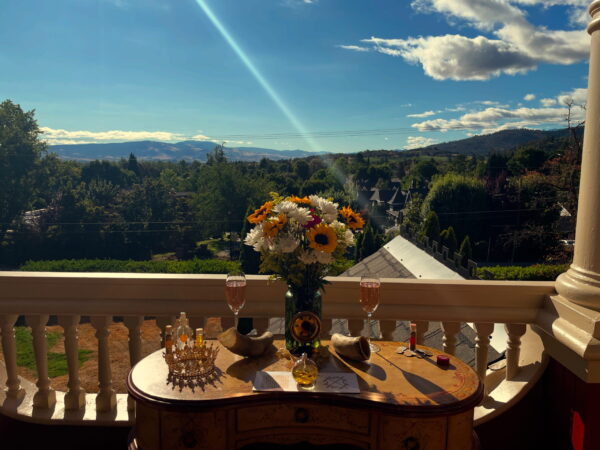 Golden Titan Altar Top Sun Ray Grass Dead Golden Titan Altar Top Sun Ray Grass Dead