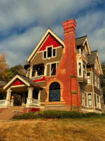 House Brown Lawn Golden Titan