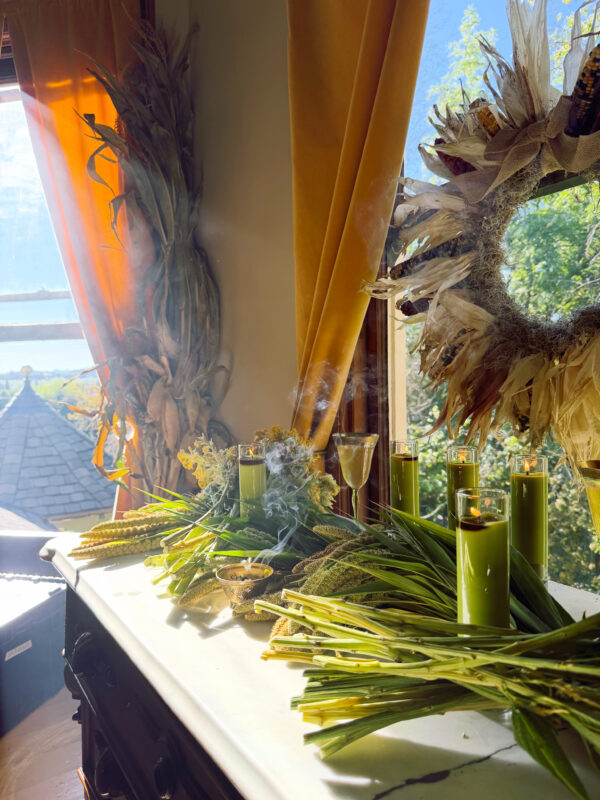 Spica Smoke Main Altar Vertical